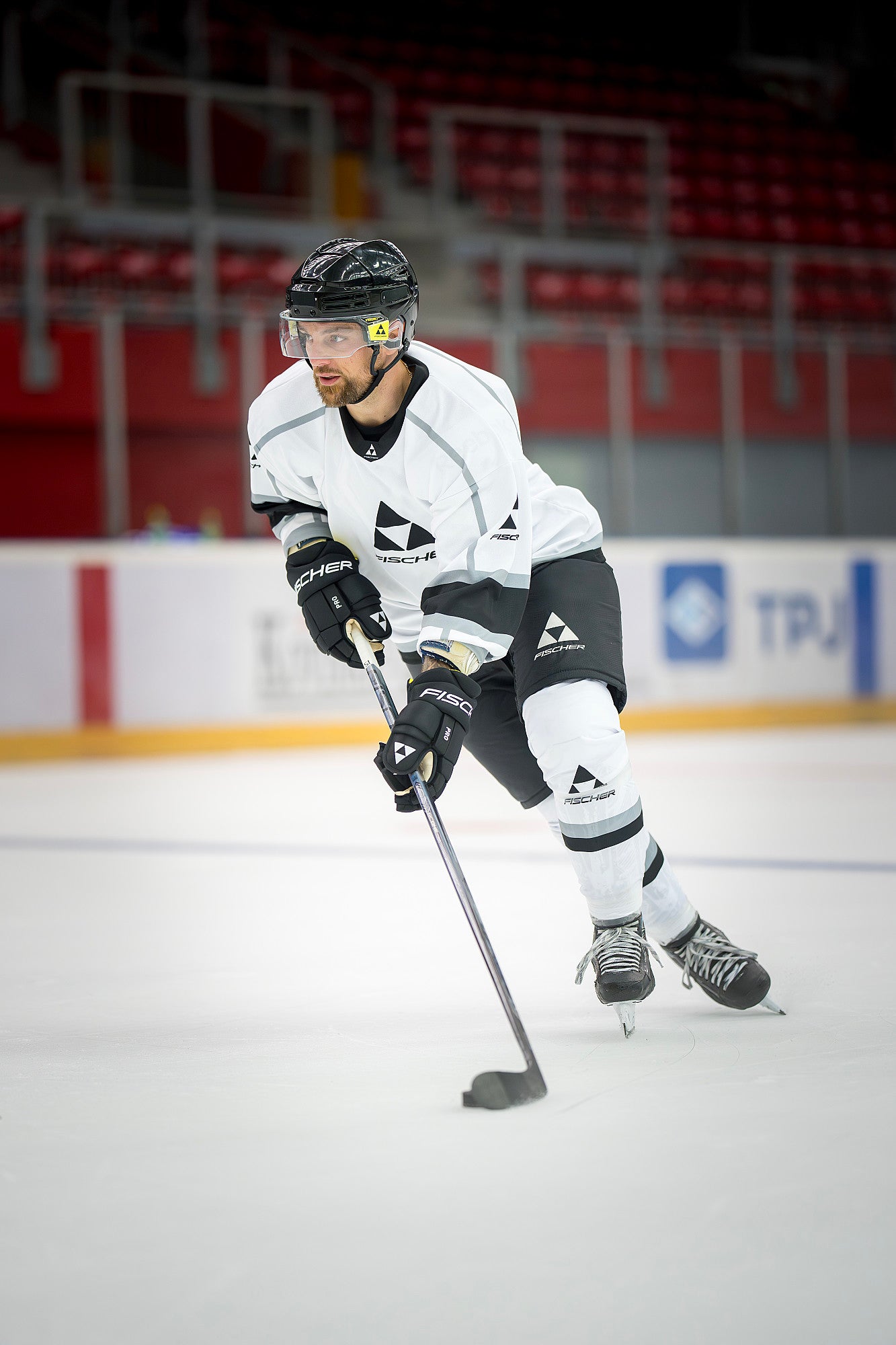 Contact FISCHER Hockey of the Rockies